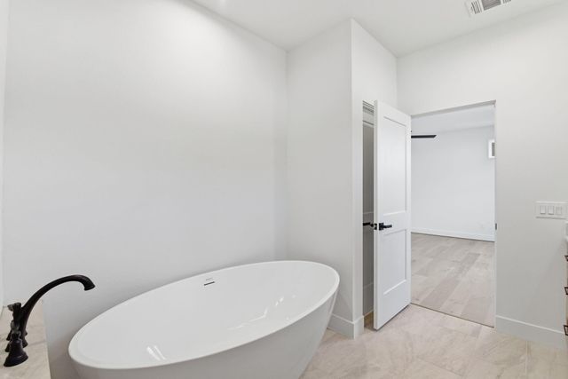 2212 Lou Ellen Lane A, Houston, TX 77018