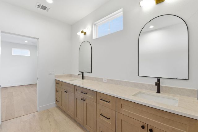 2212 Lou Ellen Lane A, Houston, TX 77018