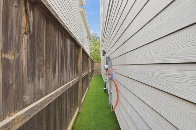 2212 Lou Ellen Lane A, Houston, TX 77018