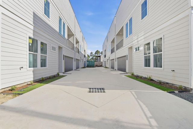 2212 Lou Ellen Lane A, Houston, TX 77018