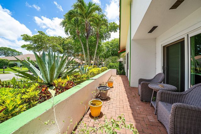 2601 NW 27th Terrace, Boca Raton, FL 33434