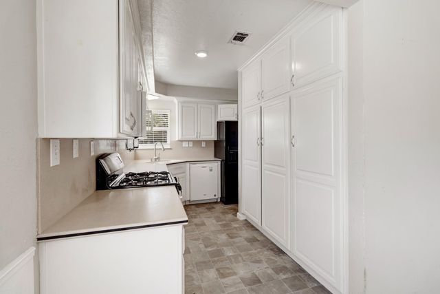 5531 Cypress Avenue, Carmichael, CA 95608