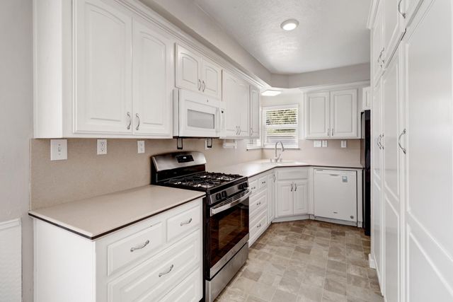 5531 Cypress Avenue, Carmichael, CA 95608