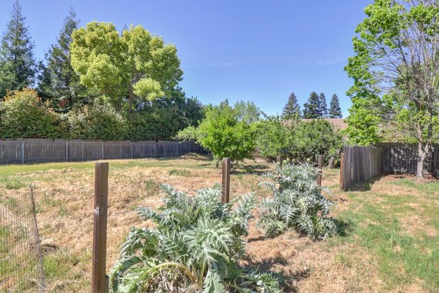 5531 Cypress Avenue, Carmichael, CA 95608