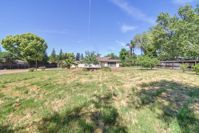 5531 Cypress Avenue, Carmichael, CA 95608