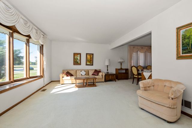 10909 S Knox Avenue, Oak Lawn, IL 60453