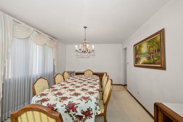 10909 S Knox Avenue, Oak Lawn, IL 60453