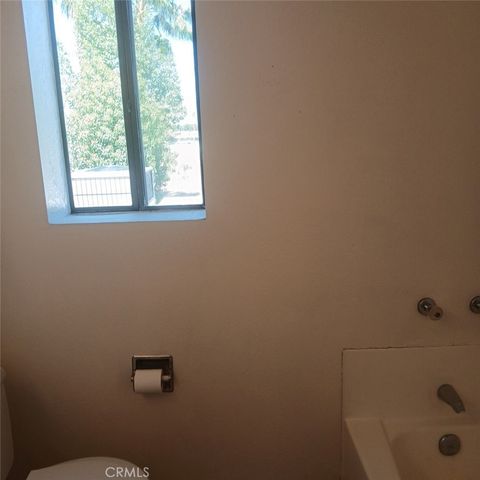 2439 West Acacia Avenue, Hemet, CA 92545