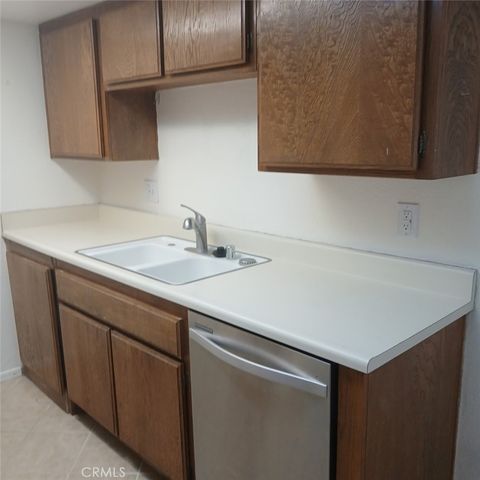 2439 West Acacia Avenue, Hemet, CA 92545