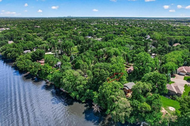 11138 W River Road, Champlin, MN 55316