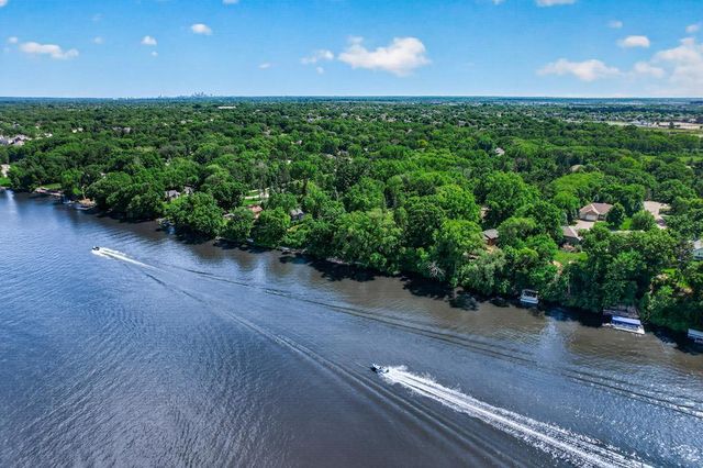 11138 W River Road, Champlin, MN 55316