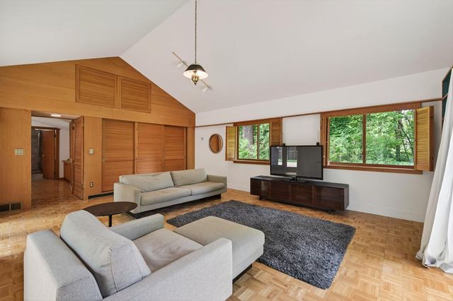 11138 W River Road, Champlin, MN 55316