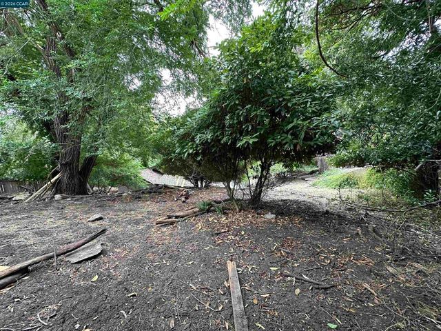 534 La Paloma Rd, El Sobrante, CA 94803