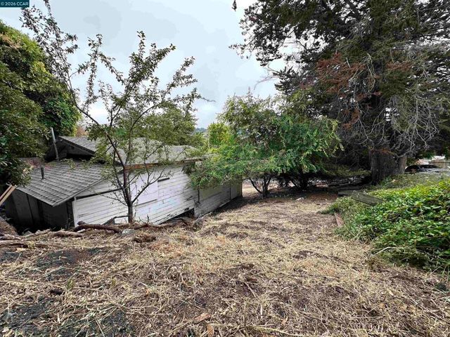 534 La Paloma Rd, El Sobrante, CA 94803