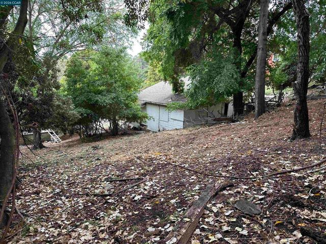 534 La Paloma Rd, El Sobrante, CA 94803
