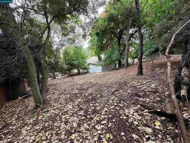 534 La Paloma Rd, El Sobrante, CA 94803