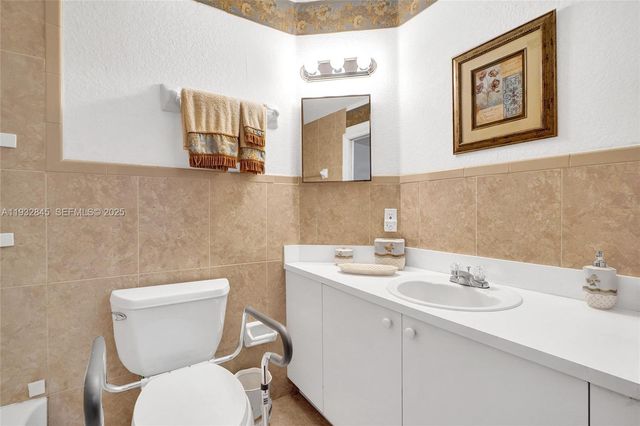 19110 NW 32nd Ave, Miami Gardens, FL 33056