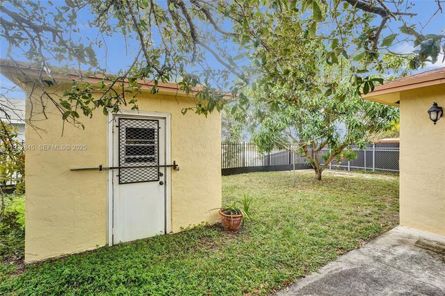 19110 NW 32nd Ave, Miami Gardens, FL 33056
