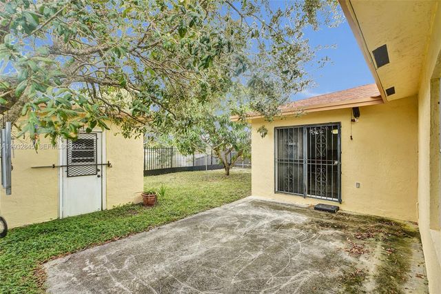 19110 NW 32nd Ave, Miami Gardens, FL 33056