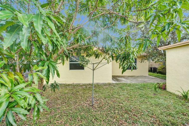 19110 NW 32nd Ave, Miami Gardens, FL 33056
