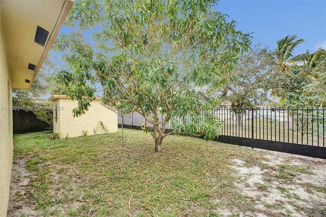 19110 NW 32nd Ave, Miami Gardens, FL 33056