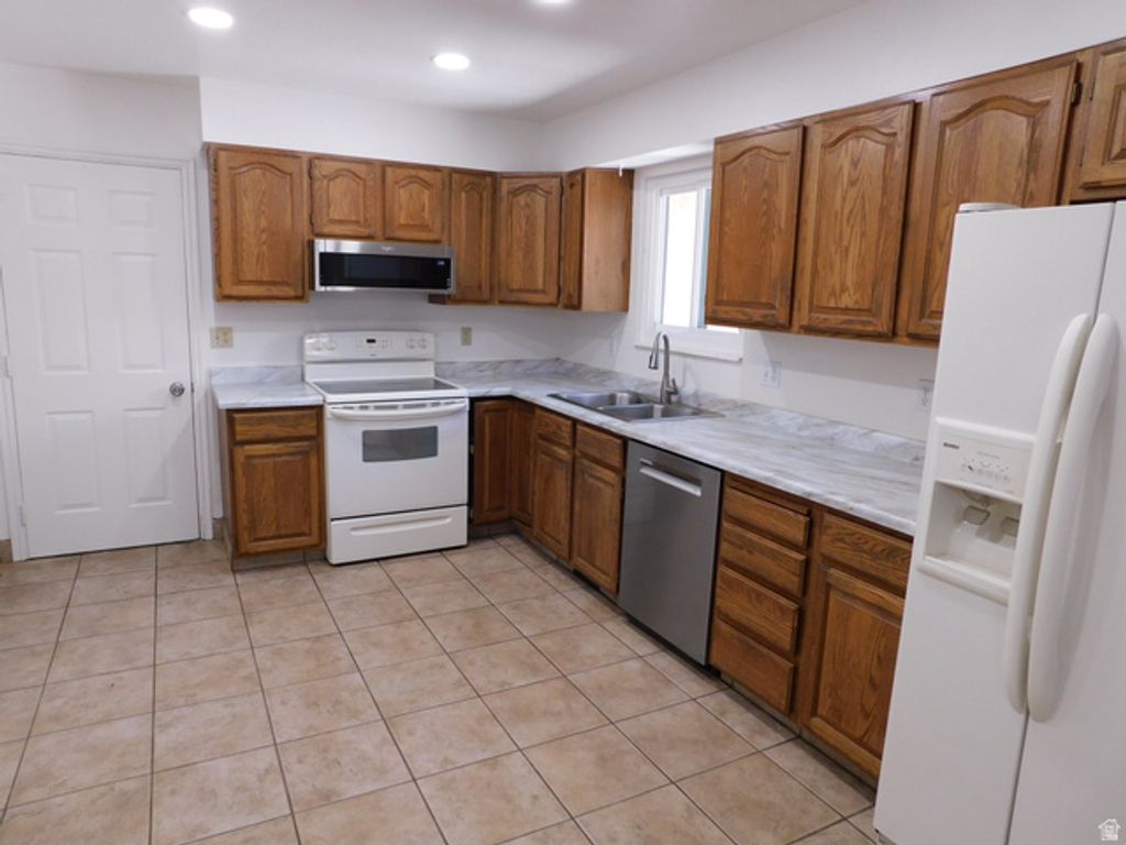 785 E AUTUMN FIELD DR, Sandy, UT 84094 — photo 5