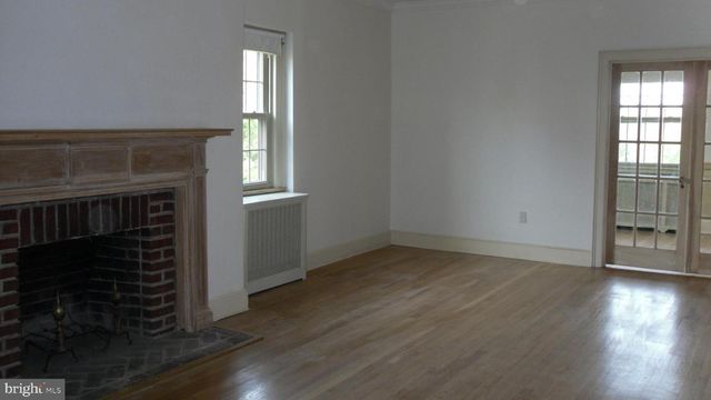 101 CARPENTER LN, Philadelphia, PA 19119