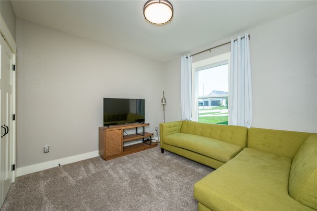 1120 NE Forest Ridge Court, Ankeny, IA 50021