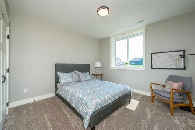 1120 NE Forest Ridge Court, Ankeny, IA 50021
