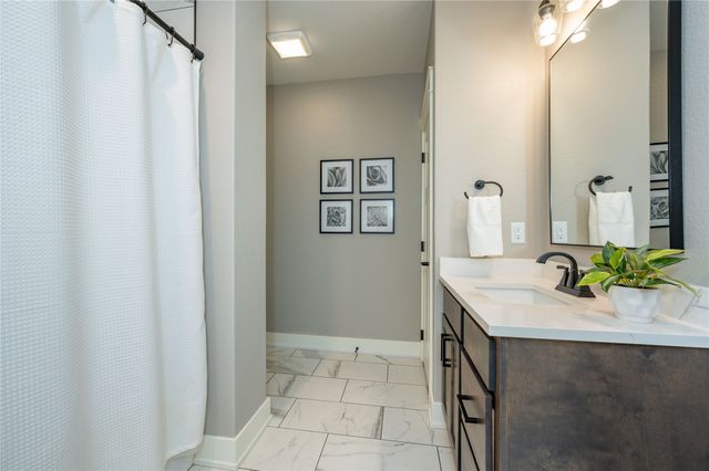 1120 NE Forest Ridge Court, Ankeny, IA 50021