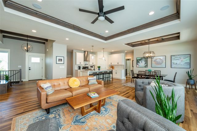 1120 NE Forest Ridge Court, Ankeny, IA 50021