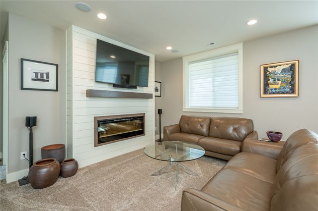 1120 NE Forest Ridge Court, Ankeny, IA 50021