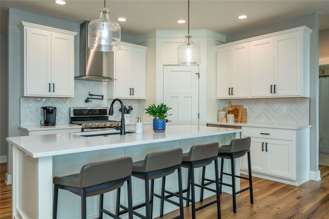 1120 NE Forest Ridge Court, Ankeny, IA 50021