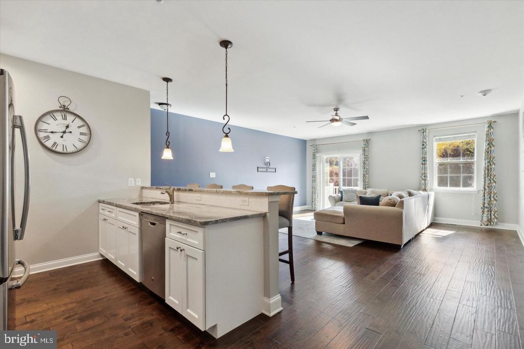 805-A SPRING MILL AVE, CONSHOHOCKEN, PA 19428 — photo 2
