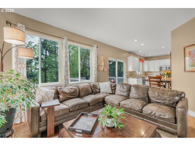 15023 Se DIAMOND Dr, Clackamas, OR 97015