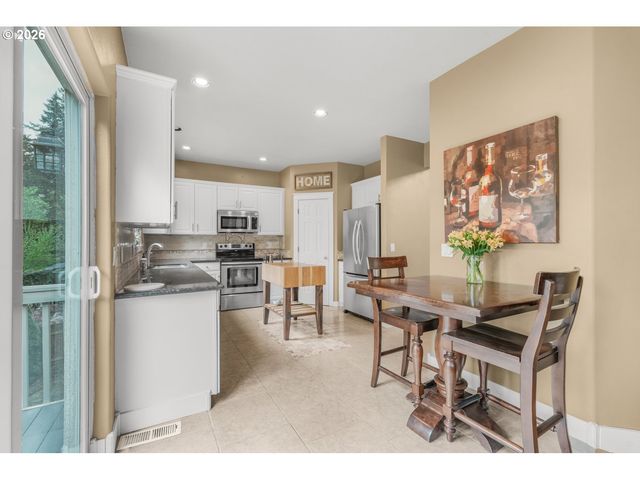 15023 Se DIAMOND Dr, Clackamas, OR 97015