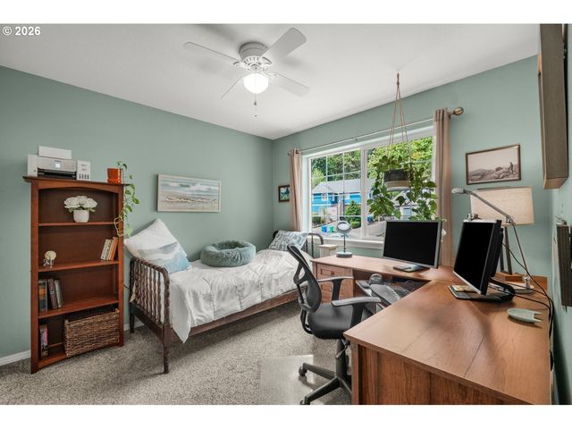 15023 Se DIAMOND Dr, Clackamas, OR 97015