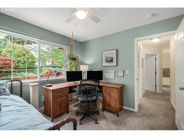 15023 Se DIAMOND Dr, Clackamas, OR 97015