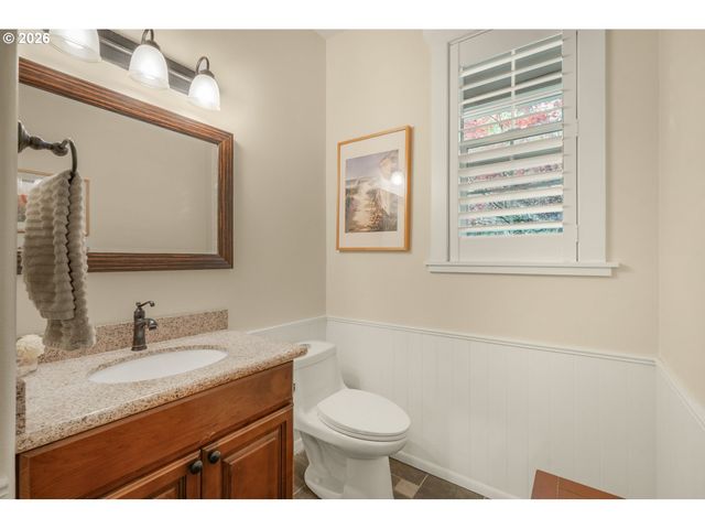 15023 Se DIAMOND Dr, Clackamas, OR 97015