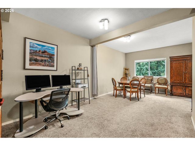 15023 Se DIAMOND Dr, Clackamas, OR 97015