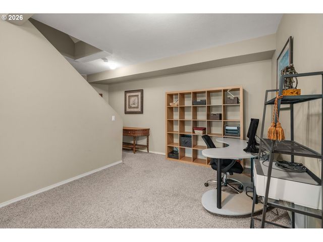 15023 Se DIAMOND Dr, Clackamas, OR 97015