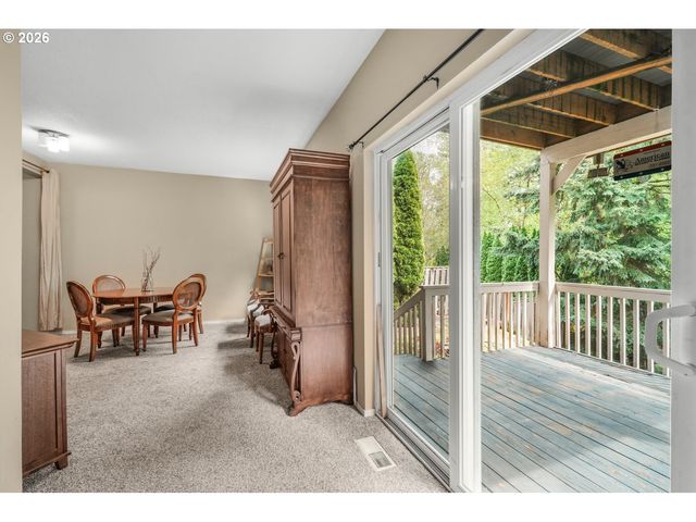 15023 Se DIAMOND Dr, Clackamas, OR 97015