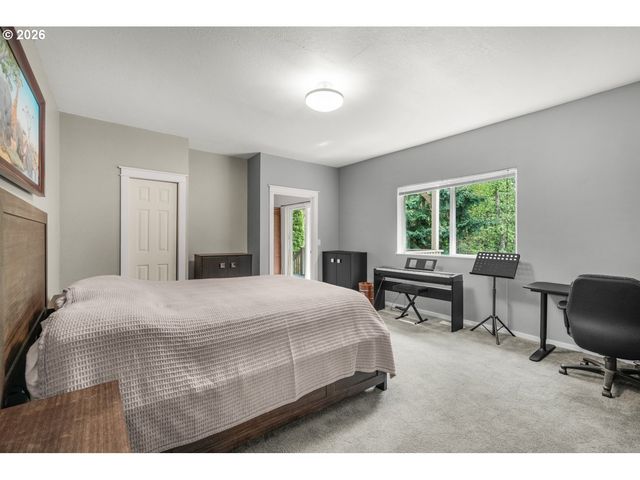 15023 Se DIAMOND Dr, Clackamas, OR 97015