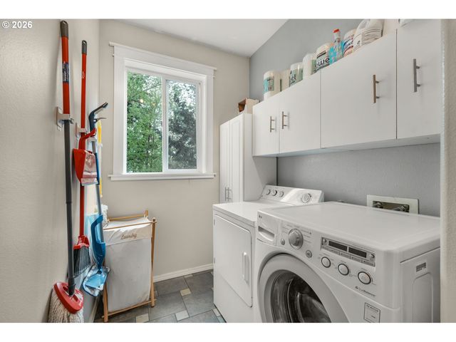 15023 Se DIAMOND Dr, Clackamas, OR 97015