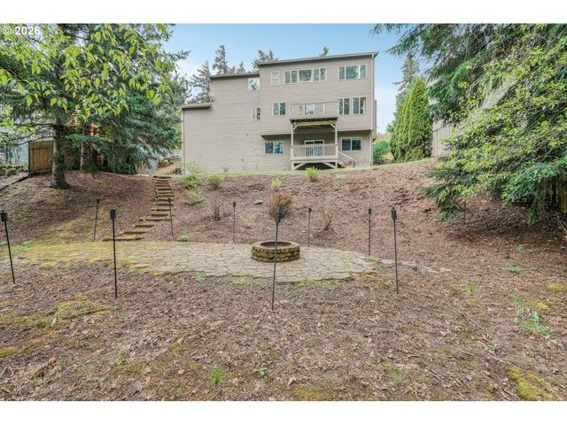 15023 Se DIAMOND Dr, Clackamas, OR 97015