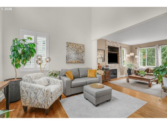 15023 Se DIAMOND Dr, Clackamas, OR 97015