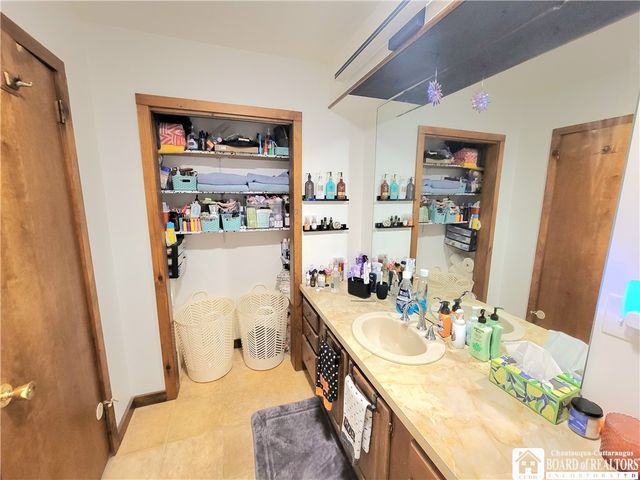 24 Raymond Street, Jamestown, NY 14701