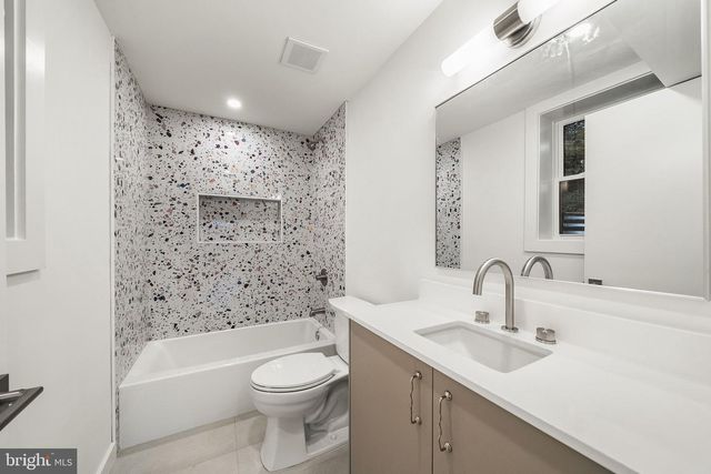 7527 FRIAR TUCK CT, Falls Church, VA 22042