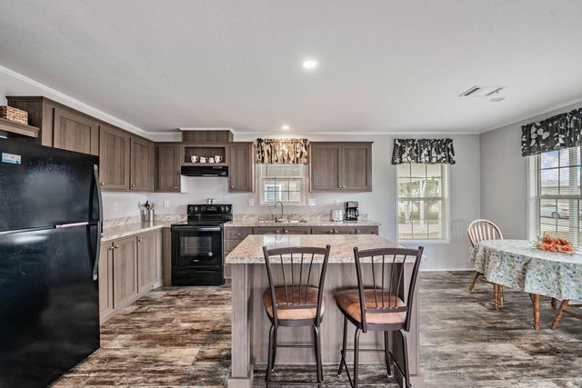 36747 LAKEWOOD DRIVE, Zephyrhills, FL 33542