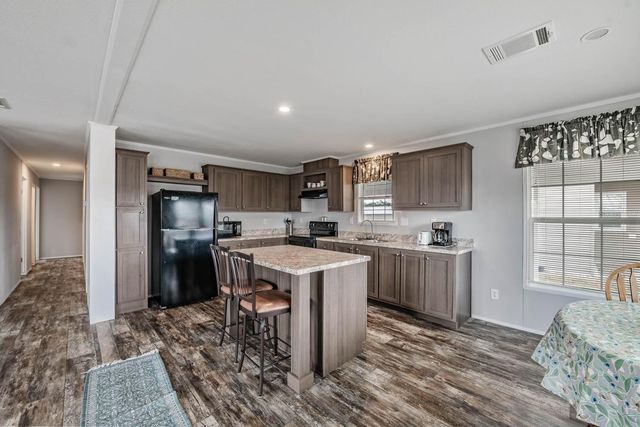 36747 LAKEWOOD DRIVE, Zephyrhills, FL 33542